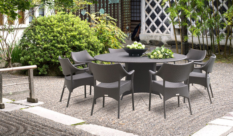 Outdoor garden furniture in India